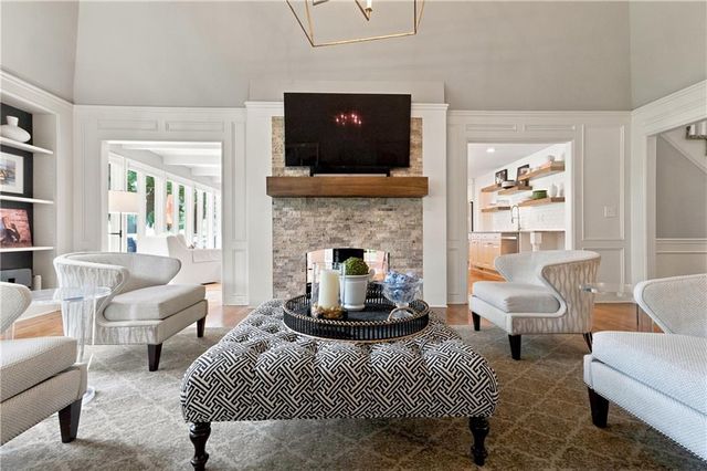 12603 Pawnee Lane, Leawood, KS 66209