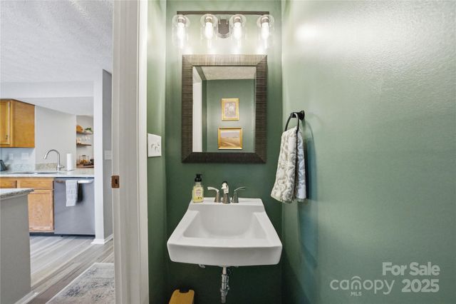 1235 Scaleybark Road C, Charlotte, NC 28209