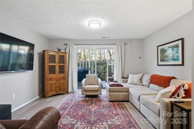 1235 Scaleybark Road C, Charlotte, NC 28209