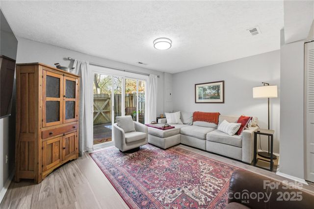 1235 Scaleybark Road C, Charlotte, NC 28209