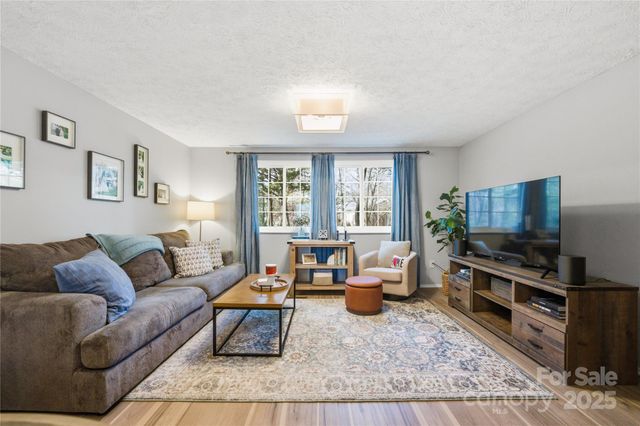 1235 Scaleybark Road C, Charlotte, NC 28209