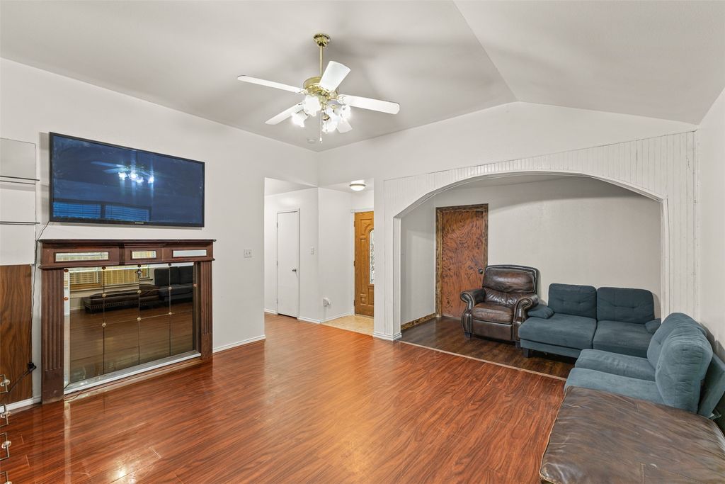 4012 Whitby Avenue, Dallas, TX 75237 — photo 5