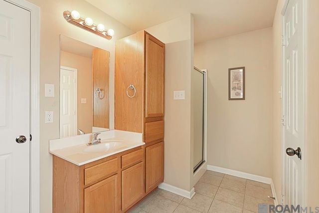 26184 Glenbrooke Dr, Denham Springs, LA 70726