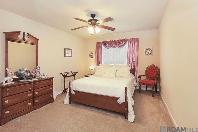 26184 Glenbrooke Dr, Denham Springs, LA 70726