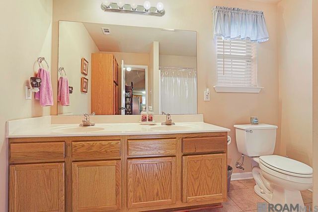 26184 Glenbrooke Dr, Denham Springs, LA 70726