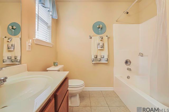 26184 Glenbrooke Dr, Denham Springs, LA 70726