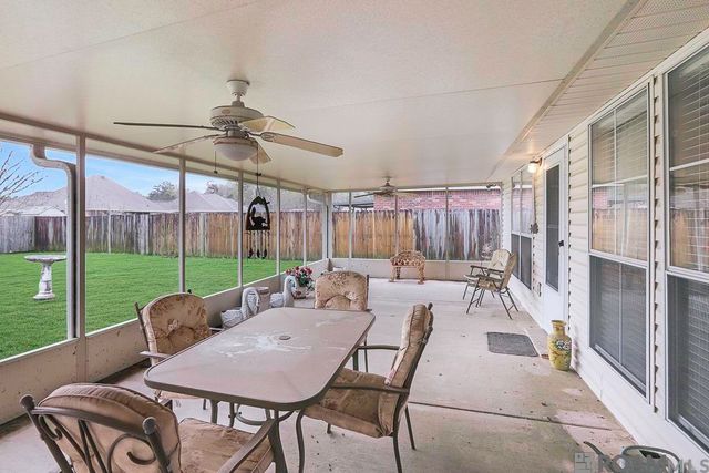 26184 Glenbrooke Dr, Denham Springs, LA 70726