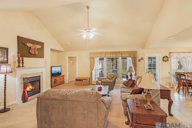 26184 Glenbrooke Dr, Denham Springs, LA 70726