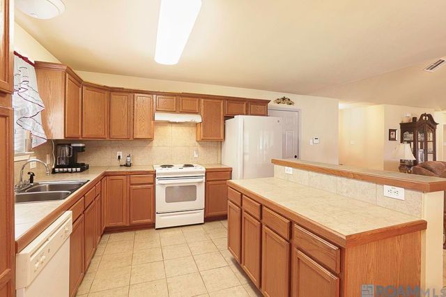 26184 Glenbrooke Dr, Denham Springs, LA 70726