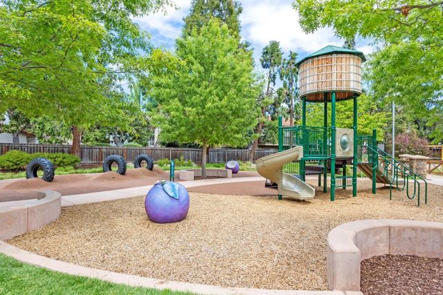 374 Union Avenue D, Campbell, CA 95008