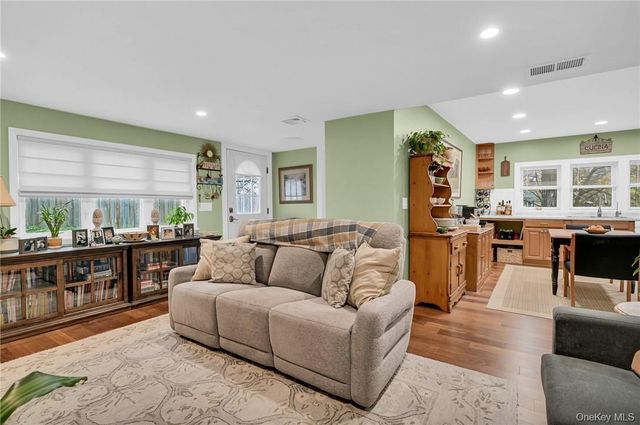 24 Baldwin Lane, Mahopac, NY 10541