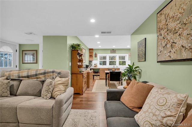 24 Baldwin Lane, Mahopac, NY 10541