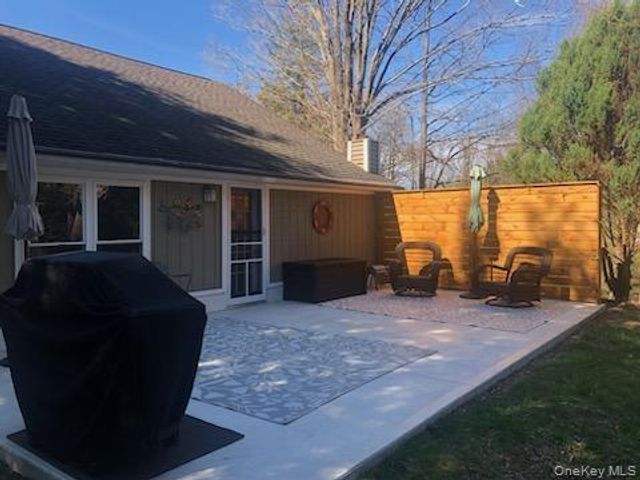 24 Baldwin Lane, Mahopac, NY 10541
