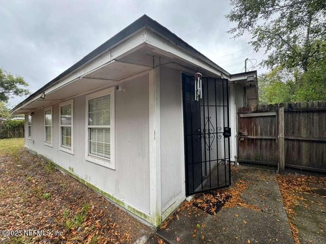 4817 HARLOW Boulevard, Jacksonville, FL 32210