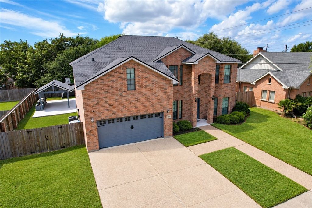 202 Augusta Dr, Portland, TX 78374 — exterior