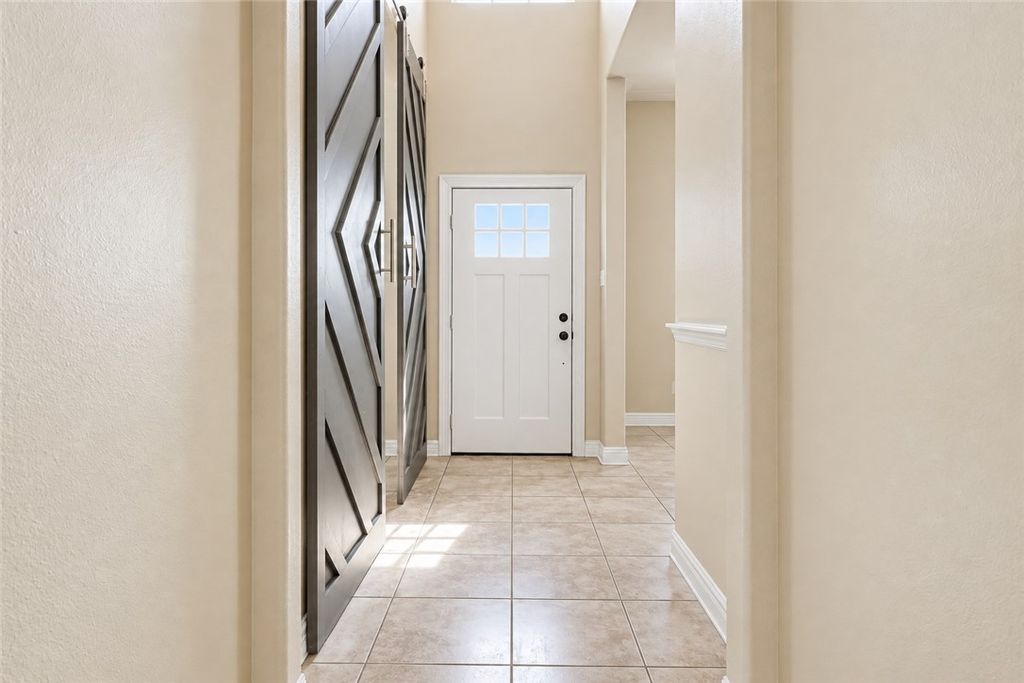 202 Augusta Dr, Portland, TX 78374 — photo 2