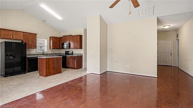 634 Meadowtop Circle, Burlington, NC 27217