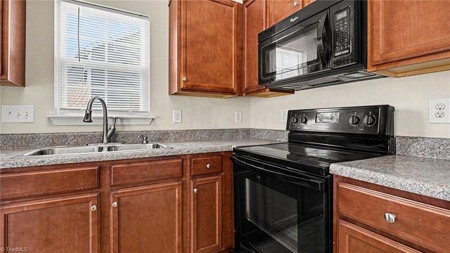 634 Meadowtop Circle, Burlington, NC 27217
