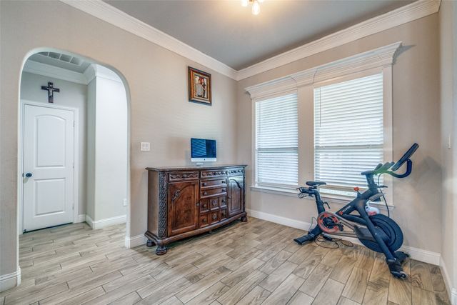 2325 Brookdale Drive, Arlington, TX 76014