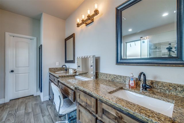 2325 Brookdale Drive, Arlington, TX 76014