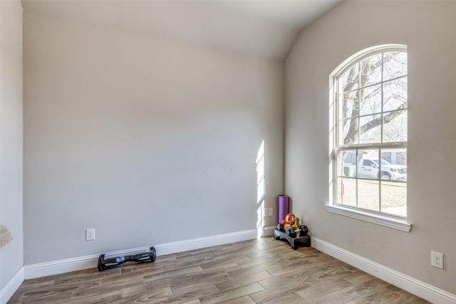 2325 Brookdale Drive, Arlington, TX 76014