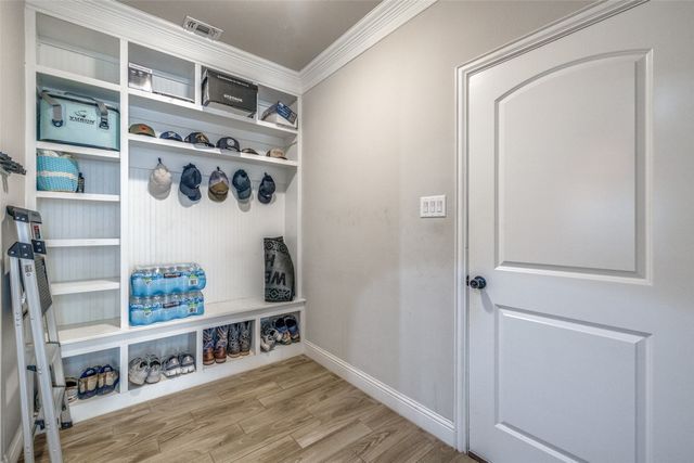 2325 Brookdale Drive, Arlington, TX 76014