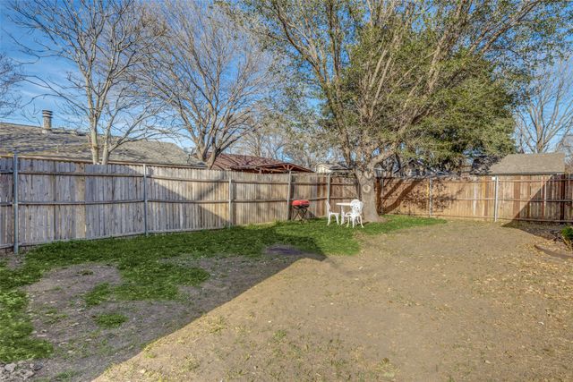 2325 Brookdale Drive, Arlington, TX 76014
