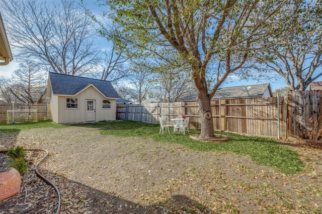 2325 Brookdale Drive, Arlington, TX 76014