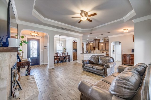 2325 Brookdale Drive, Arlington, TX 76014