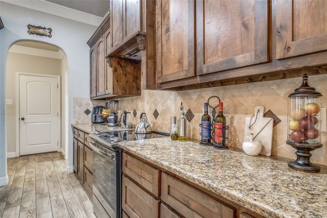 2325 Brookdale Drive, Arlington, TX 76014