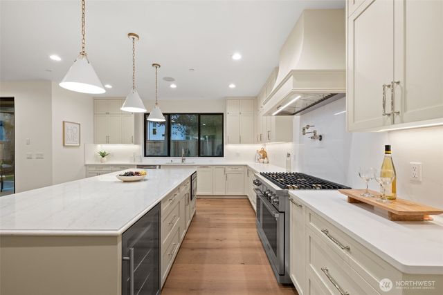 14515 SE 20th Place, Bellevue, WA 98007