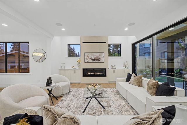 14515 SE 20th Place, Bellevue, WA 98007