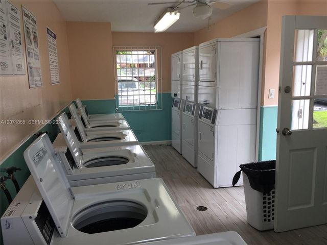 10740 N Kendall Drive L-14, Miami, FL 33176
