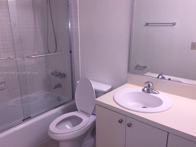 10740 N Kendall Drive L-14, Miami, FL 33176