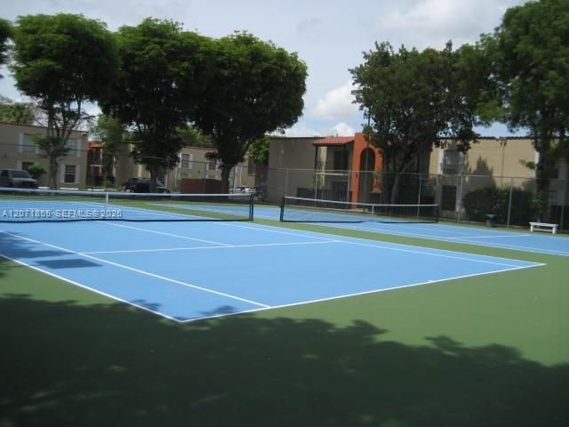 10740 N Kendall Drive L-14, Miami, FL 33176
