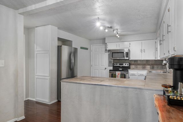 3442 S Carriage Avenue, Springfield, MO 65809
