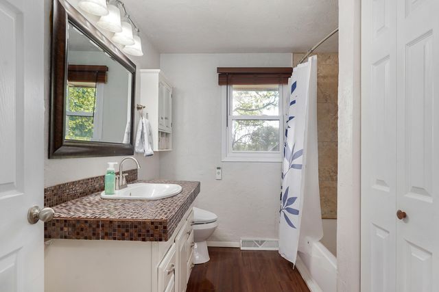 3442 S Carriage Avenue, Springfield, MO 65809