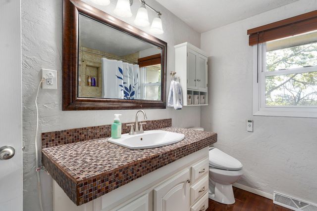 3442 S Carriage Avenue, Springfield, MO 65809