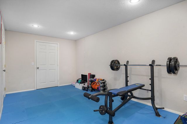 3442 S Carriage Avenue, Springfield, MO 65809