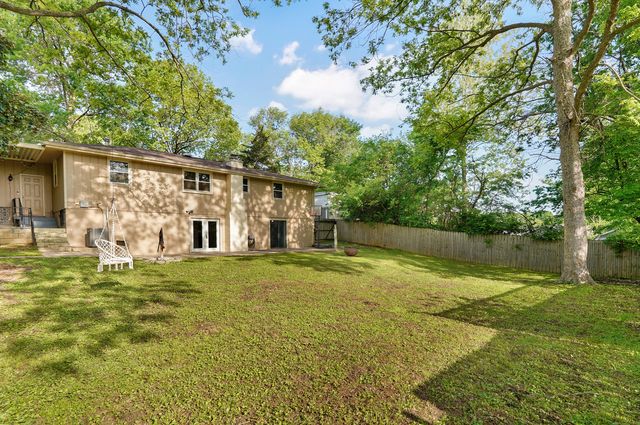 3442 S Carriage Avenue, Springfield, MO 65809