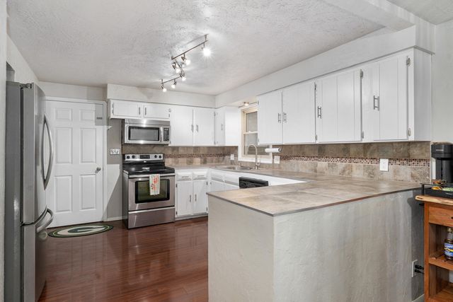 3442 S Carriage Avenue, Springfield, MO 65809