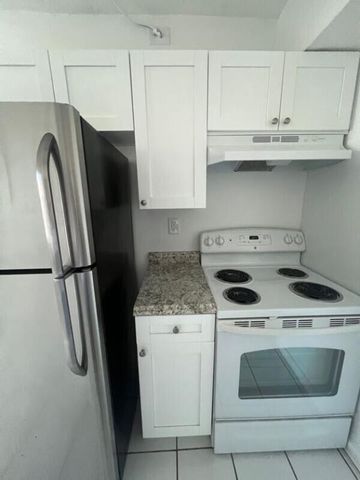 371 Sunshine Drive H2, Coconut Creek, FL 33066