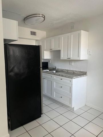 371 Sunshine Drive H2, Coconut Creek, FL 33066