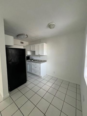 371 Sunshine Drive H2, Coconut Creek, FL 33066