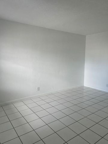 371 Sunshine Drive H2, Coconut Creek, FL 33066