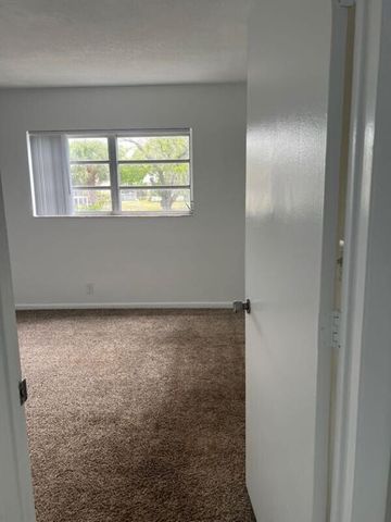 371 Sunshine Drive H2, Coconut Creek, FL 33066