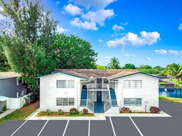 371 Sunshine Drive H2, Coconut Creek, FL 33066