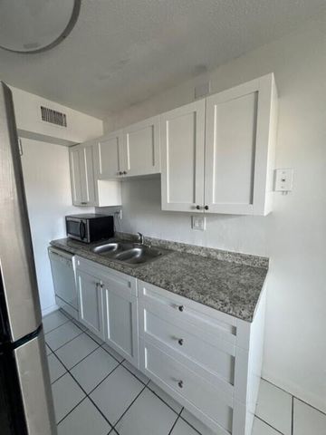 371 Sunshine Drive H2, Coconut Creek, FL 33066