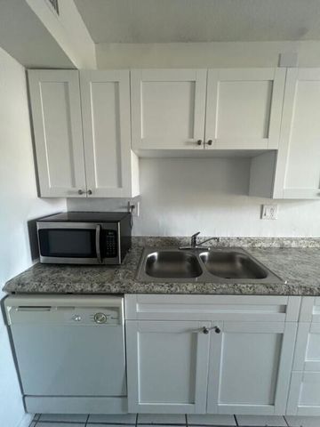 371 Sunshine Drive H2, Coconut Creek, FL 33066