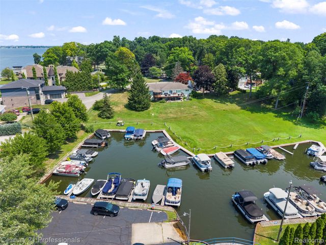 5135 Virgie Lane, West Bloomfield Charter Township, MI 48324